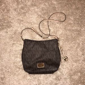 Michael kors cross body purse